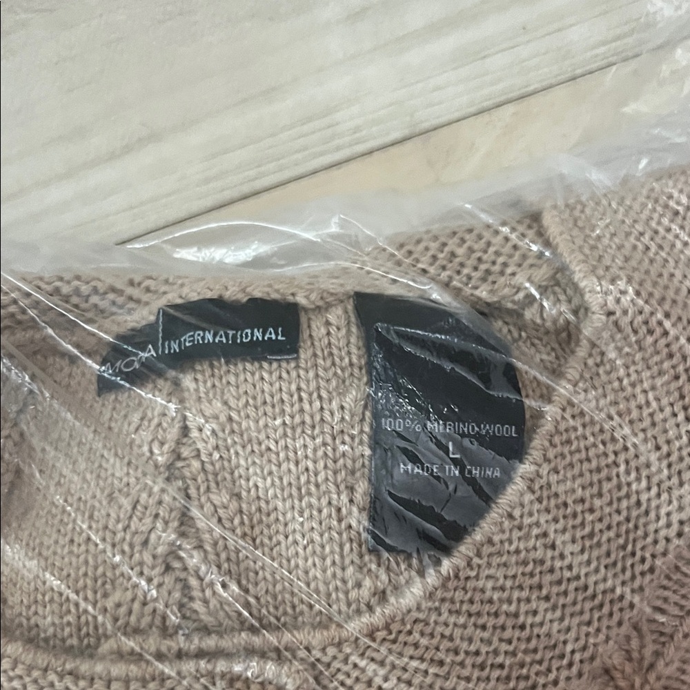 Victoria's Secret Beige Knit Cardigan - Picture 2 of 2